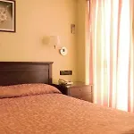 Carlos V Hotel 2*
