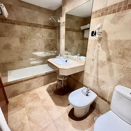 Hotel Carlos V 2*