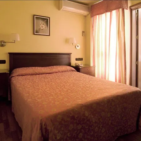 Hotel Carlos V 2*
